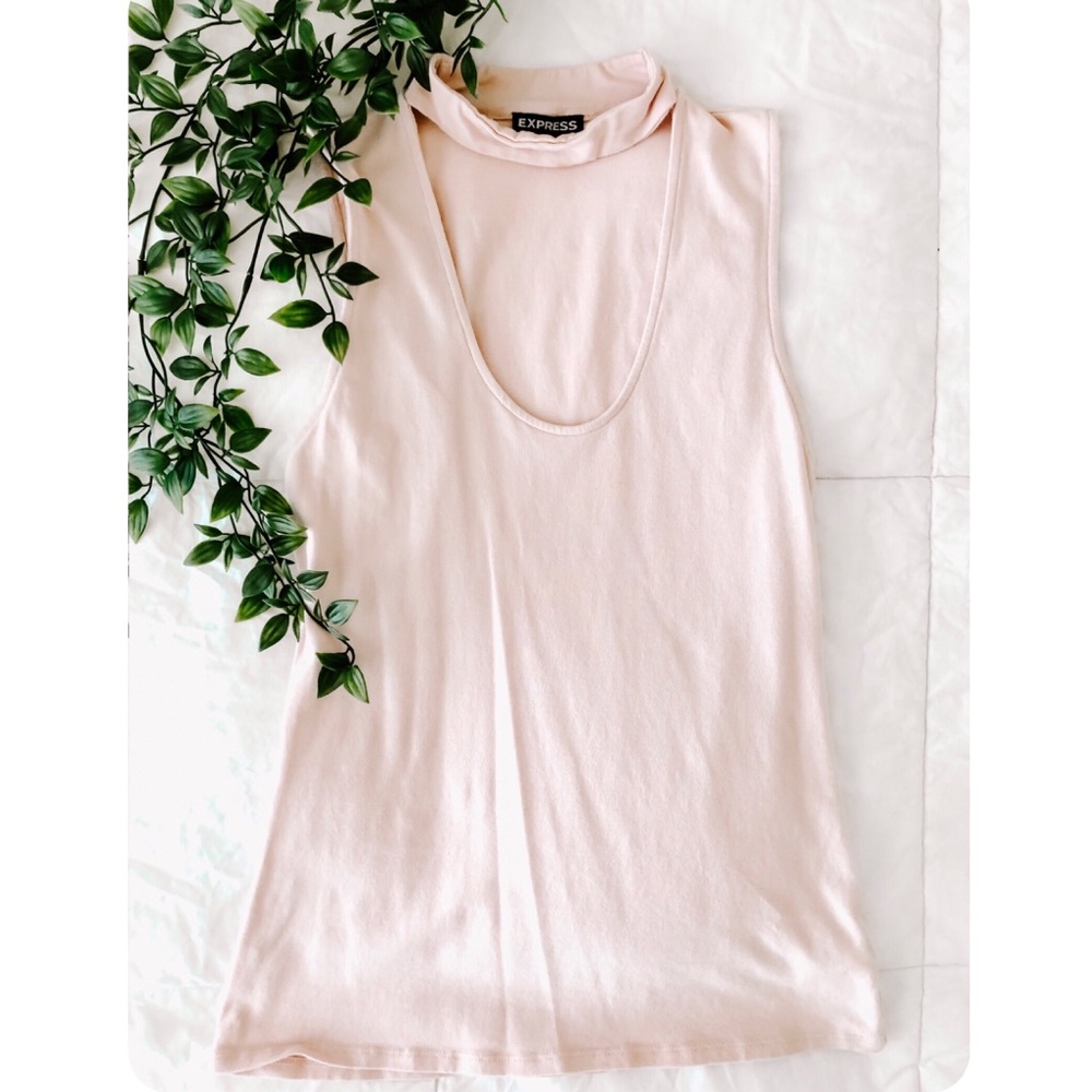 Express light pink choker neck tank.